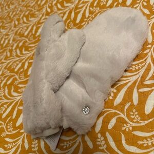 Lululemon plush fleece mittens
